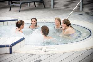 Broadbeach Inverloch - Nearby Attractions