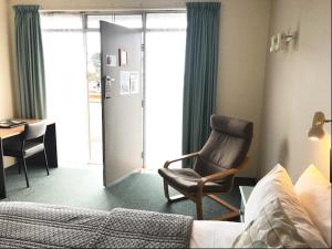Burnie Airport Motel - Booking and Check-in/Out