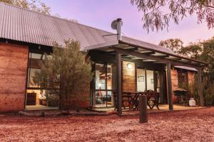 Bussells Bushland Cottages - Romantic Getaway Potential