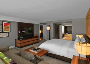 Caesars Palace Hotel & Casino - Convenient Location and Ratings
