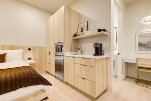 Casa De La Vina - Boutique Suites in Downtown Santa Barbara - Booking and Payment Information