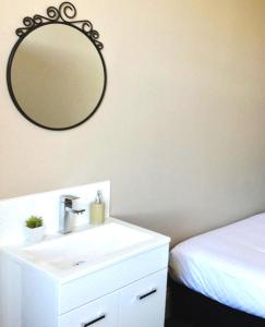 Centennial Inn on Bathurst - Room Features and Accommodations