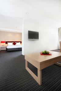 Central Studio Hotel Sydney - Payment and Charges