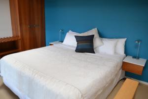 Chriss Beacon Point Restaurant & Villas - Guest Reviews and Ratings