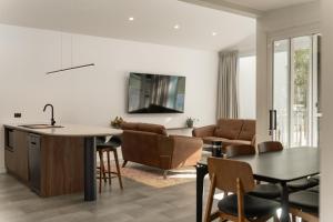 Clare Hillside Apartments - Check-in and Policies