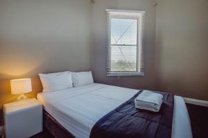 Crossroads Hotel - Identification and Payment