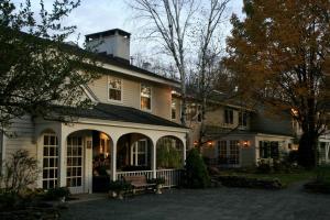 Deerhill Inn - Nearby Attractions