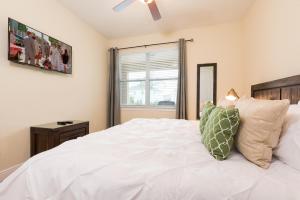 Disney Dreams Luxury Home With Private Water Park - Guest Policies