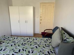 Double Room Share Bathroom and Kitchen - Location and Accessibility