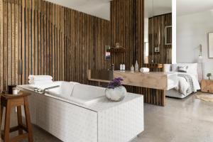 Drift House - Accessibility and Location