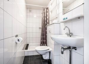 Dune Hotel Haga - Questions About Staying Here