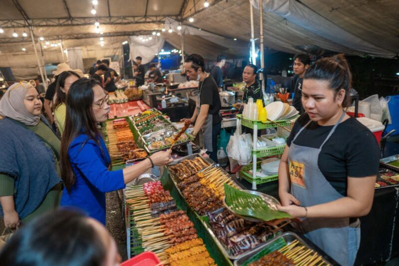 ⭐ Makati Filipino Street Food With Venus ⭐ - Meeting Point and Duration