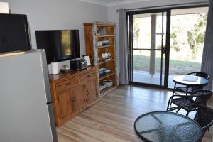 Eagle Bay House - Rooms and Facilities