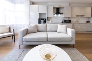 Ealing Residency - Amenities and Services