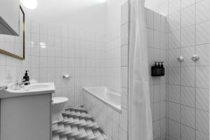 Econo Lodge East Adelaide - Accessibility and Room Features