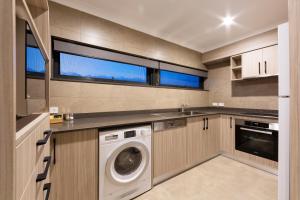 Forrest Hotel & Apartments - Location and Accessibility