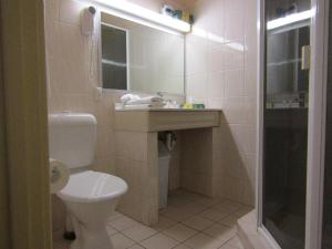 Glenelg Motel - Nearby Attractions