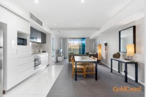 Gold Coast Private Apartments - H Residences, Surfers Paradise - Dedicated Guest Services