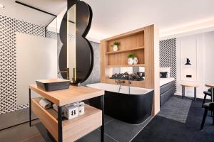 Gr8 Hotel Breda - Food and Drink