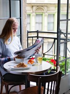 Grand Hotel Sydney - Internet and Communication Services