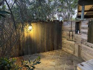 Gypsy Van Tiny House With Unique Outdoor Bathroom, WIFI & Firepit - Hosts Adventurous Experiences
