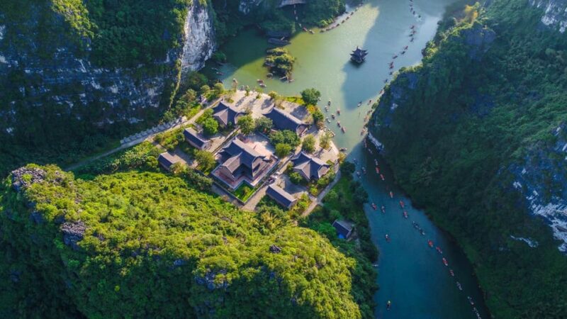 Hanoi: Hoa Lu, Tam Coc & Mua Cave ,Buffet Lunch｜Vietnam - Buffet Lunch and Local Cuisine