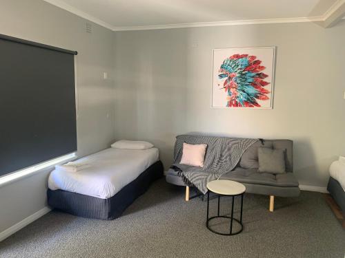 Hello Adelaide Motel and Apartments - Policies and Check-in/Check-out