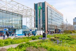 Holiday Inn Express Amsterdam - Sloterdijk Station, an IHG Hotel - Dining Options