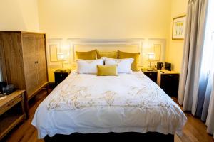 Hotel Australasia - Accessibility and Special Accommodations