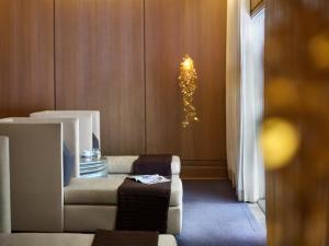 Hotel Bel-Air - Dorchester Collection - Location and Surroundings