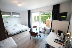 Hotel Den Burg - Nearby Attractions