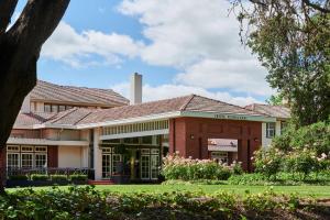 Hotel Kurrajong Canberra - Booking and Reservations
