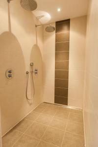 Hotel La Reine - Policies and Check-In/Check-Out