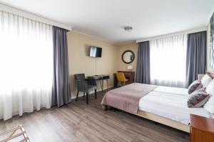 Hotel Loco - Location and Environment