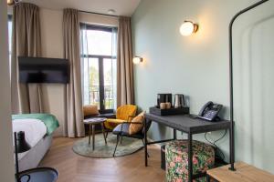 Hotel Van Der Meer - Nearby Attractions