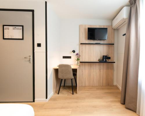 Hotel Van Gelder - Questions About Staying Here