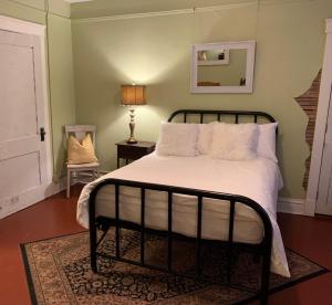 Hotel Whiting - Legal and Managerial Information