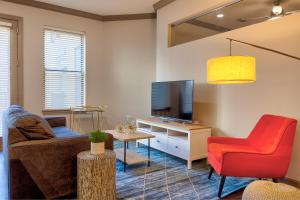 Kasa Central West End St Louis - Room Types and Amenities