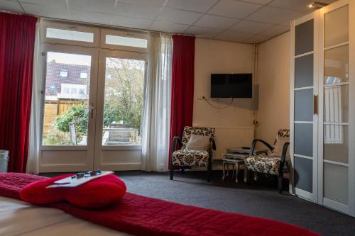 Kijkduin Hotel - Contact Information and Languages Spoken
