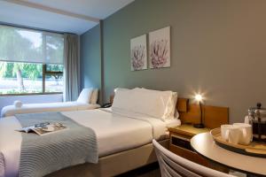 Kings Park Motel - Getting Here and Away