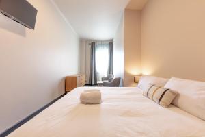 Lakemba Hotel - Booking and Reservations
