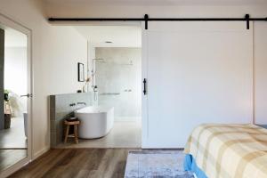 Lakeside Villas at Crittenden Estate - Booking and Policies
