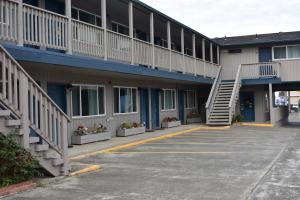 Lighthouse Cove Inn - Ratings and Reviews