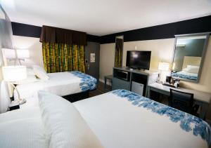 Lx Hotel, Manchester, Tennessee - Check-in and Check-out Requirements