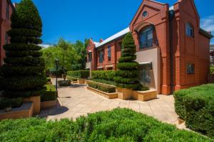 Majestic Old Lion Apartments - Policies and Charges