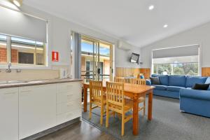 Masons Cottages - Dining and Outdoor Spaces