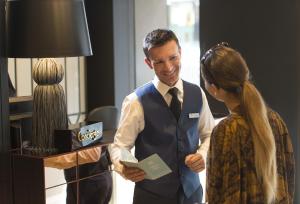 Mayfair Hotel Review