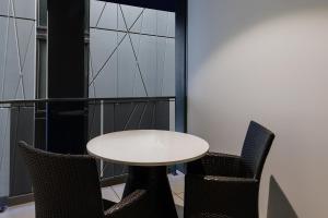 Meriton Suites Canberra - Couples Getaway and Family Experiences