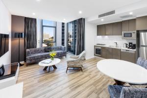 Meriton Suites Mascot Central - Booking Policies