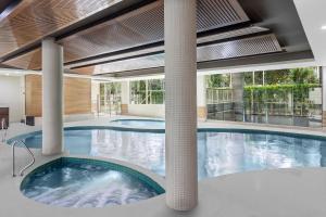 Meriton Suites Waterloo - Check-in and Check-out